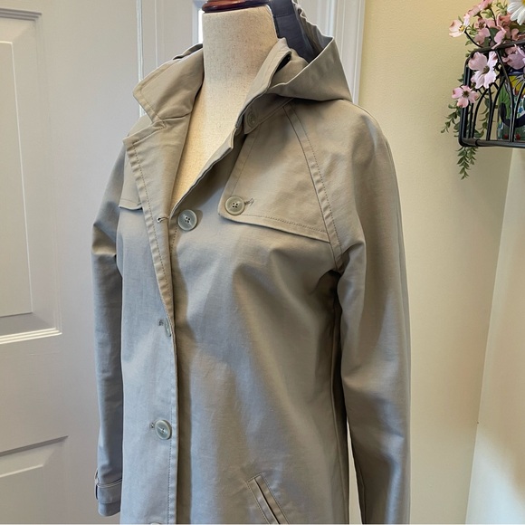 Isaac Mizrahi Live Rain Coat Size XS Grey w Reptile Print Lining Removable Hood - Picture 4 of 13